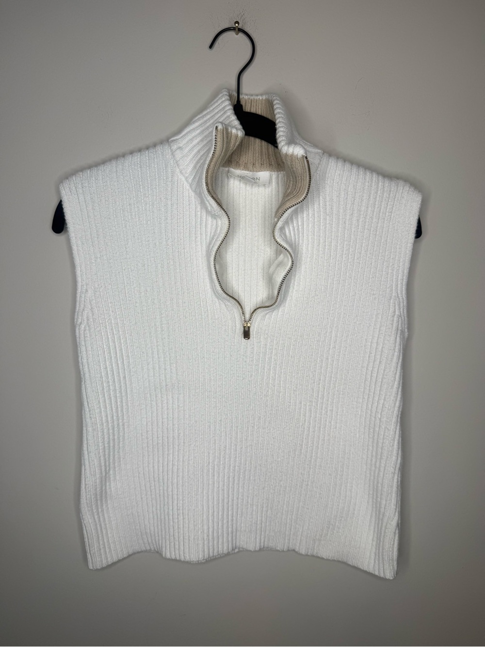 Sleeveless Half-Zip Ribbed Turtleneck Vest - White